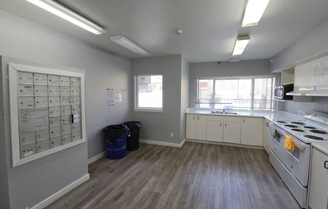 4754 16th Avenue NE- Patricia Place - North