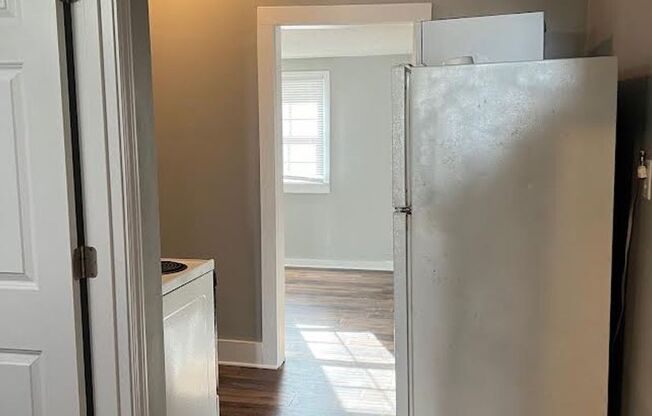 1 bed, 1 bath, $650, Unit 3