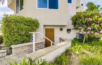 1443 Locust St