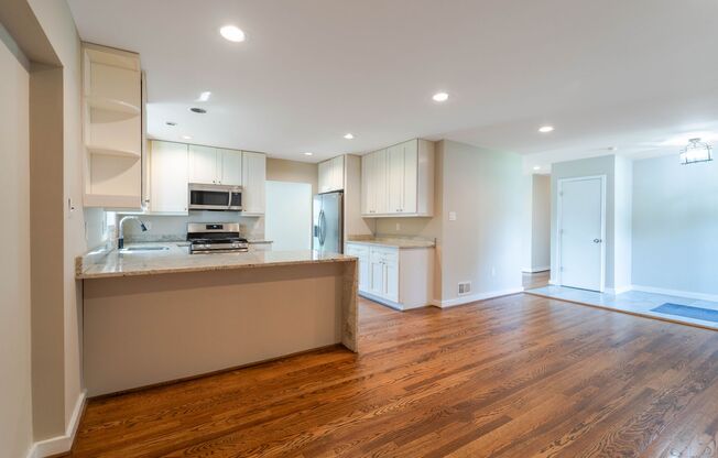 5 BD 3 BA Oxon Hill, MD home is ideal for commuters