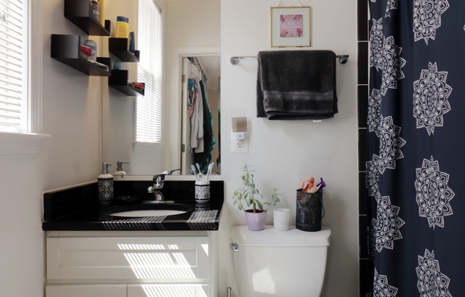 2 beds, 2 baths, 850 sqft, $3,700, Unit 101