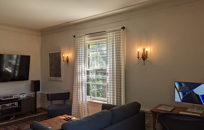 1 bed, 1 bath, 800 sqft, $1,750, Unit A21