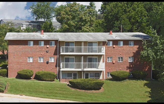 2 beds, 1 bath, 798 sqft, $1,305, Unit 4614-I