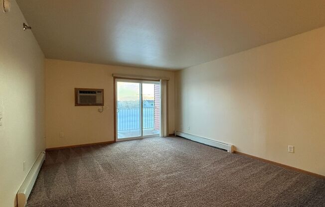 1 bed, 1 bath, 771 sqft, $975