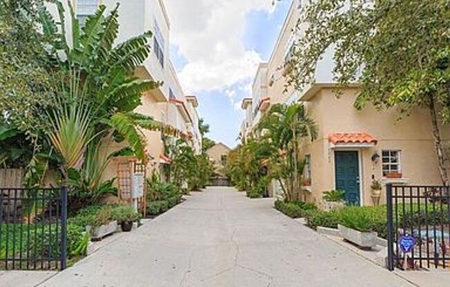 Private Townhouse in Heart of South Tampa