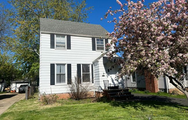 304 E 248 ST