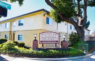 15325 Holiday Garden Apartments