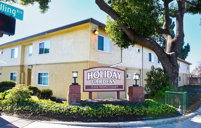 15325 Holiday Garden Apartments
