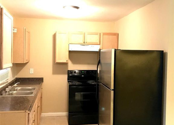 3 beds, 1 bath, $1,299