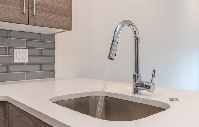 1 bed, 1 bath, 650 sqft, $1,524, Unit 402