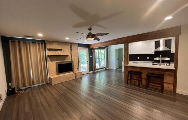618 PARKWOOD CIR