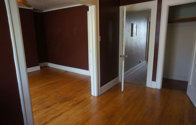 4 beds, 1 bath, $1,775, Unit 1732 E 5th Street