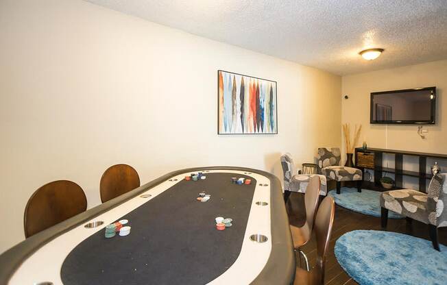 LaVita on Lovers Lane common area with poker table and extra seating