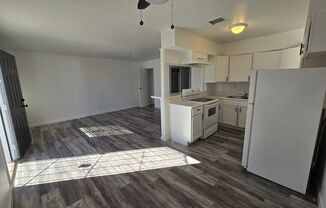 2 beds, 1 bath, 800 sqft, $1,200, Unit #4