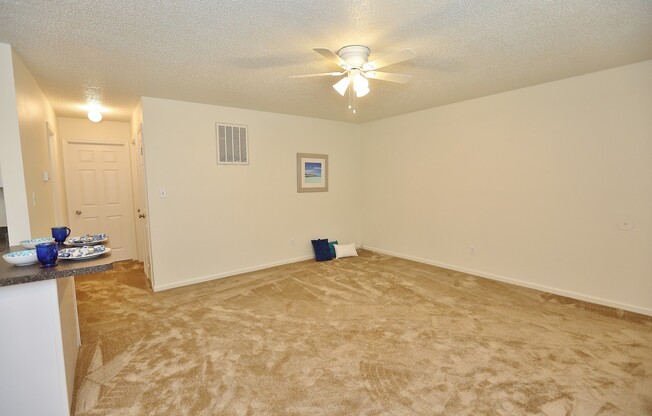 2 beds, 1 bath, $1,295