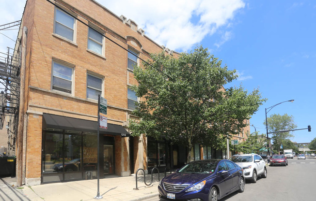 1212 THORNDALE