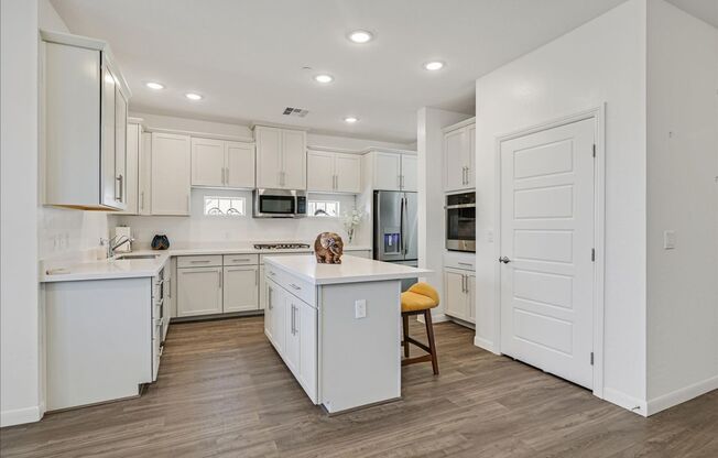 2 beds, 2 baths, $2,100