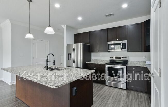2115 BELDEN AVE
