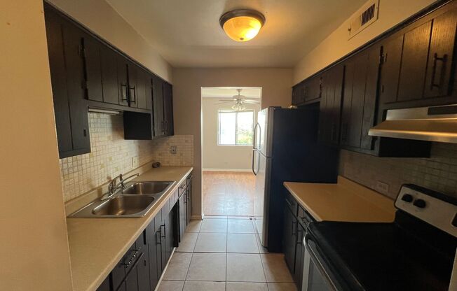 2 beds, 1 bath, 950 sqft, $1,600, Unit 2300#803