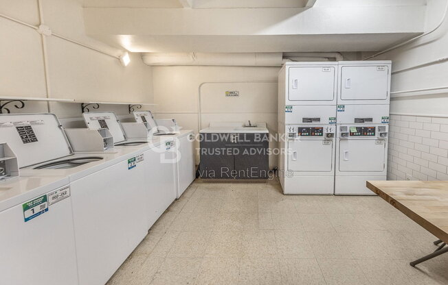 1 bed, 1 bath, 650 sqft, $680, Unit 208