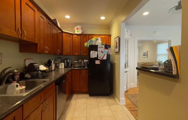 1 bed, 1 bath, $1,750, Unit 812-204