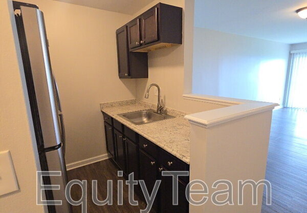 2600 Bushnell St Apt 14