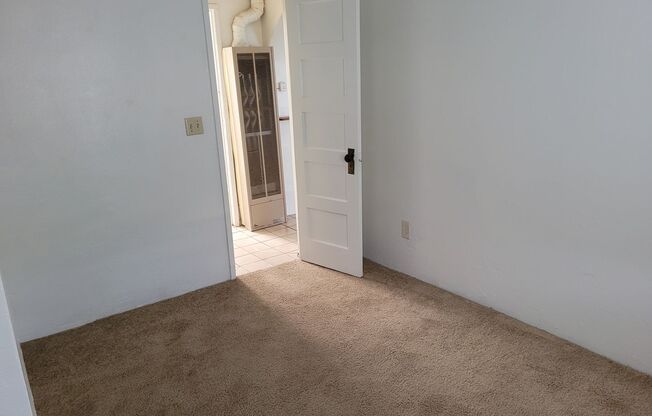 1 bed, 1 bath, 650 sqft, $899, Unit Unit B