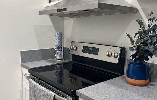 1 bed, 1 bath, 792 sqft, $1,975, Unit 06