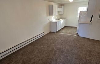 2 beds, 1 bath, $1,250, Unit 12