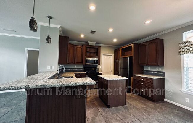 1028 CRANBERRY RD SE