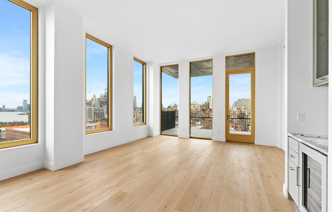 347 HENRY ST