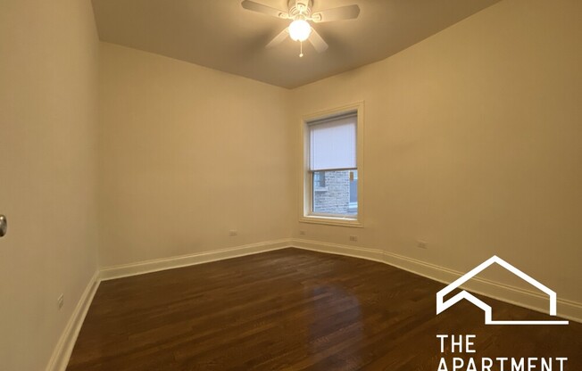 3 beds, 1 bath, 1,250 sqft, $2,400