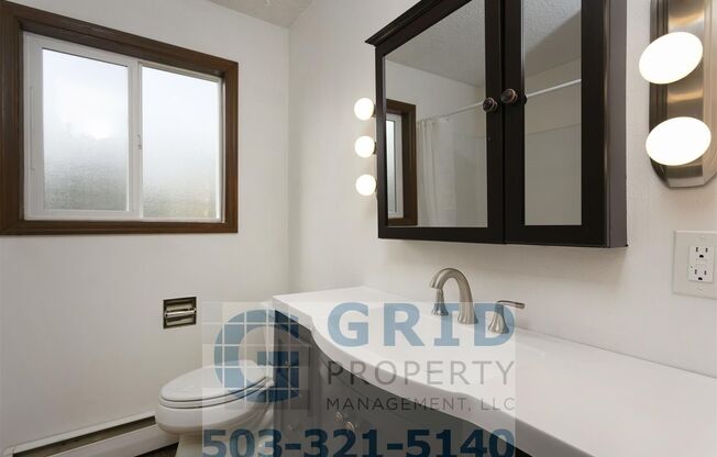 2 beds, 1 bath, $1,600, Unit 3205