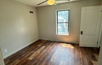 1 bed, 1 bath, 450 sqft, $595, Unit 240 S Quincy Ave B3