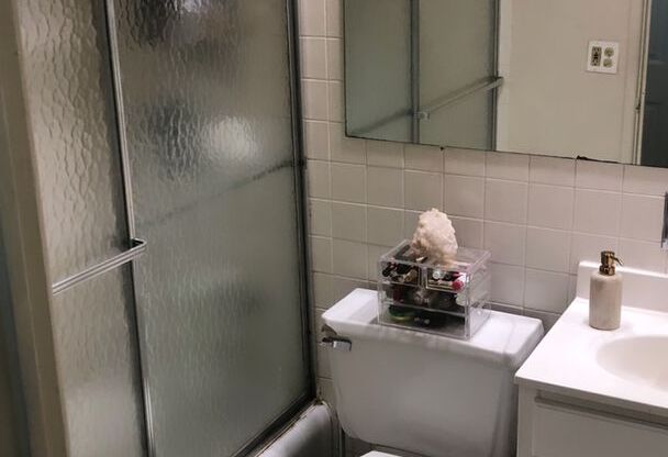 Studio, 1 bath, 400 sqft, $1,425, Unit 421-#401