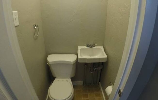 2 Bedroom Single Family Mt Washington!