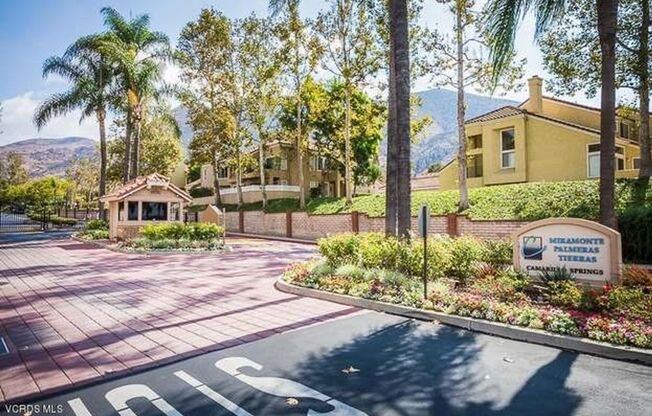 Gated Private End-Unit 2+2 Condo at Camarillo Springs
