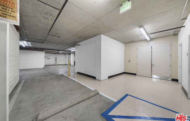 1 bed, 1 bath, 1,040 sqft, $2,895, Unit 1008