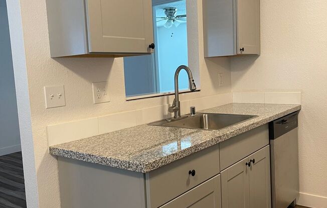 1 bed, 1 bath, 588 sqft, $1,059, Unit C