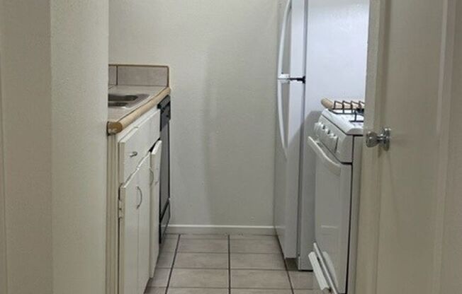 1 bed, 1 bath, 700 sqft, $1,024, Unit ELP2200-219
