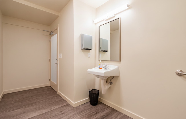 1 bed, 1 bath, 744 sqft, $1,795, Unit 127