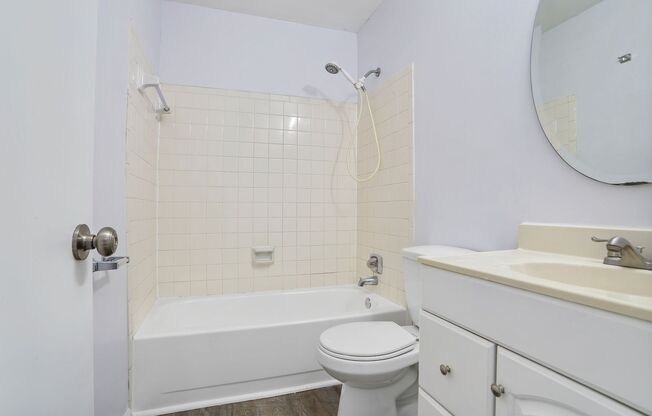 3 beds, 2 baths, $1,675, Unit # TERRACE