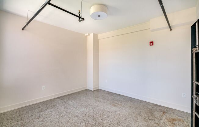 2 beds, 2 baths, $1,959, Unit 875 Michigan Ave Apt. 402