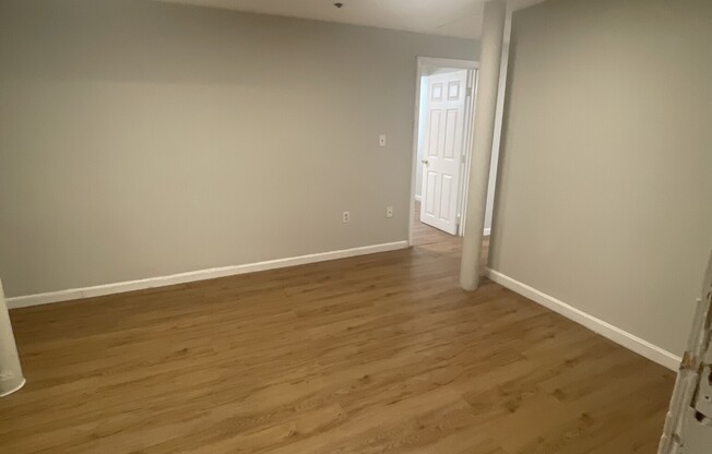 4 beds, 2 baths, $5,900, Unit 51