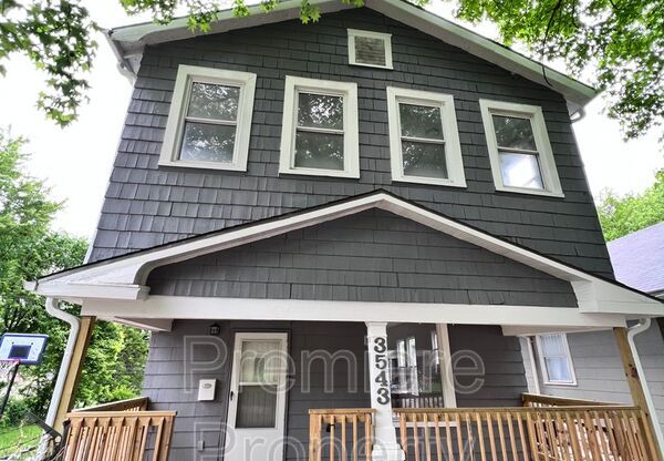 3543 FLORA AVE