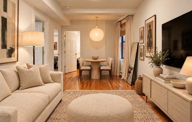 521 W 122 ST