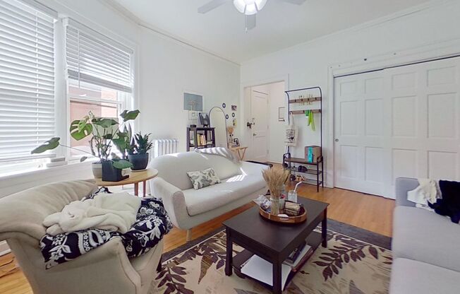 734-44 W. Aldine