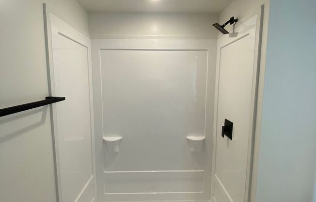 1 bed, 1 bath, 640 sqft, $2,400, Unit 200