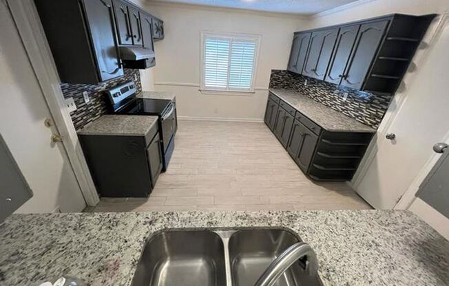LOVELY ONE STORY 3/2 LOCATED NEAR UTSA!