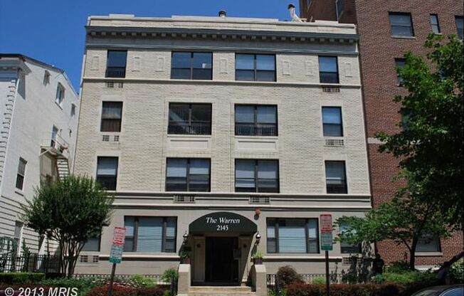 Two-Level Kalorama Condo with Washer/Dryer, Near Dupont Metro
